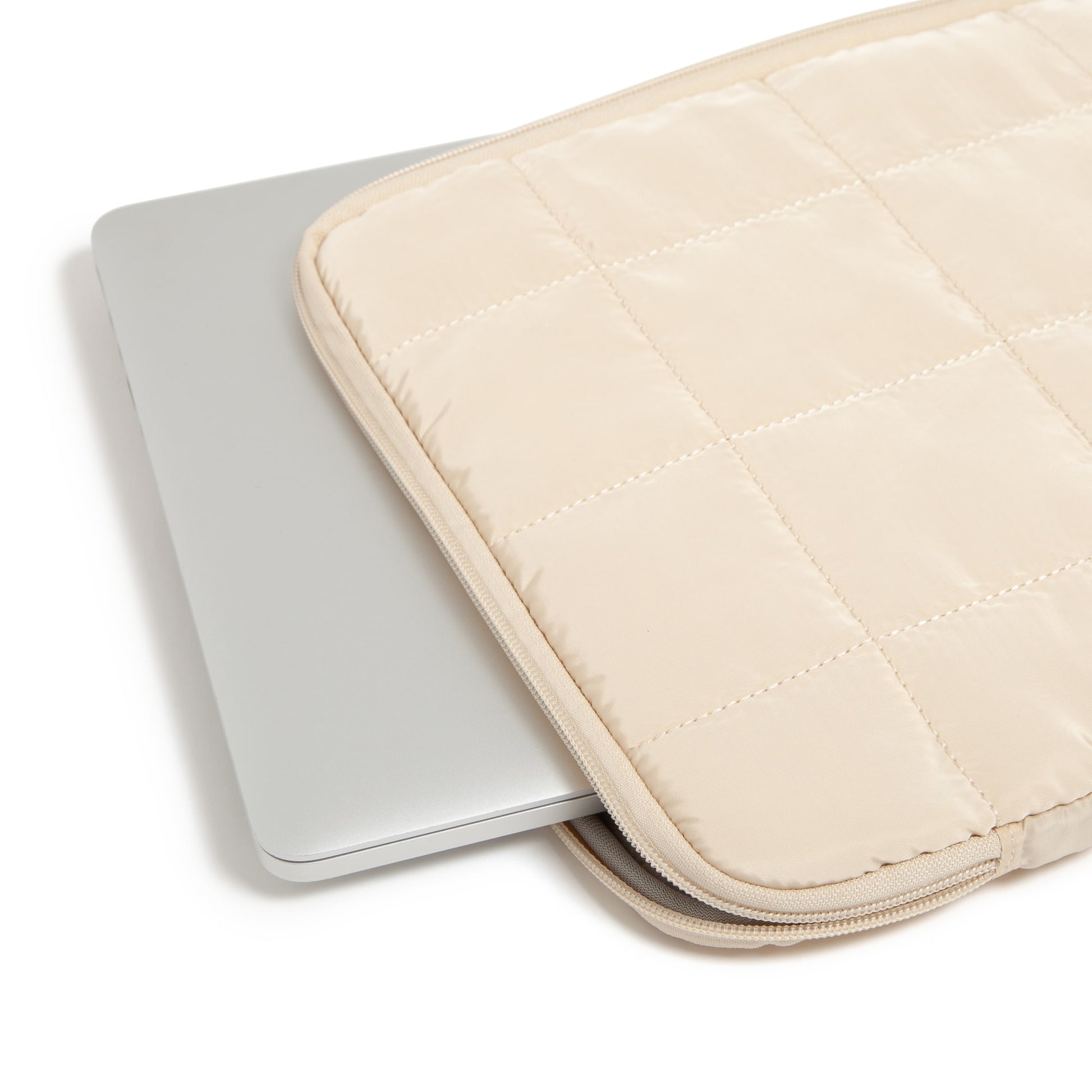 The Puffer - Sand, Puffer Laptop Pouch, Sand, Large, Sand, 15 X 10.5, Set of 1, 7158U