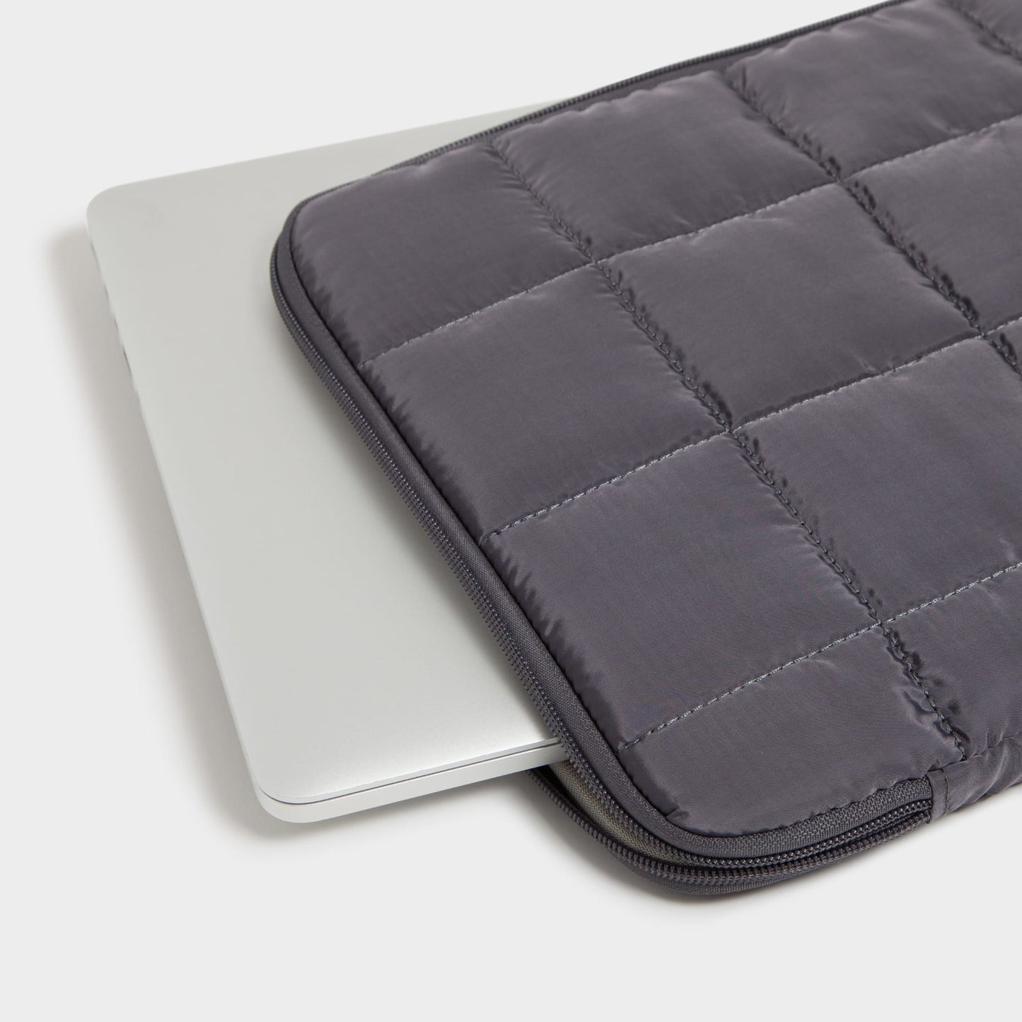 The Puffer - Slate, Laptop Pouch, 16 In, Slate, 15 X 10.5, Set of 1, 7156U