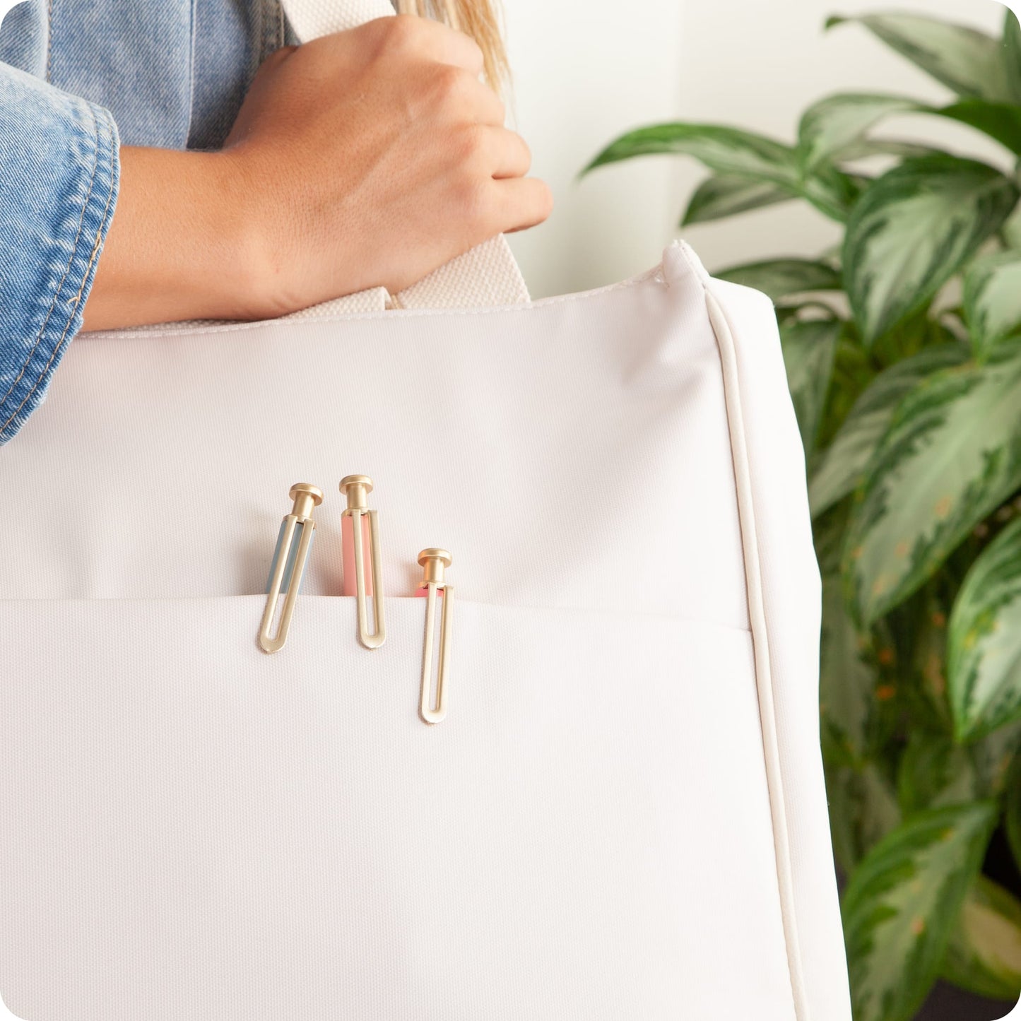 Assorted Colors Color, 5.51 Inch X 0.48 Inch X 0.43 Inch Size, 7125U04-24