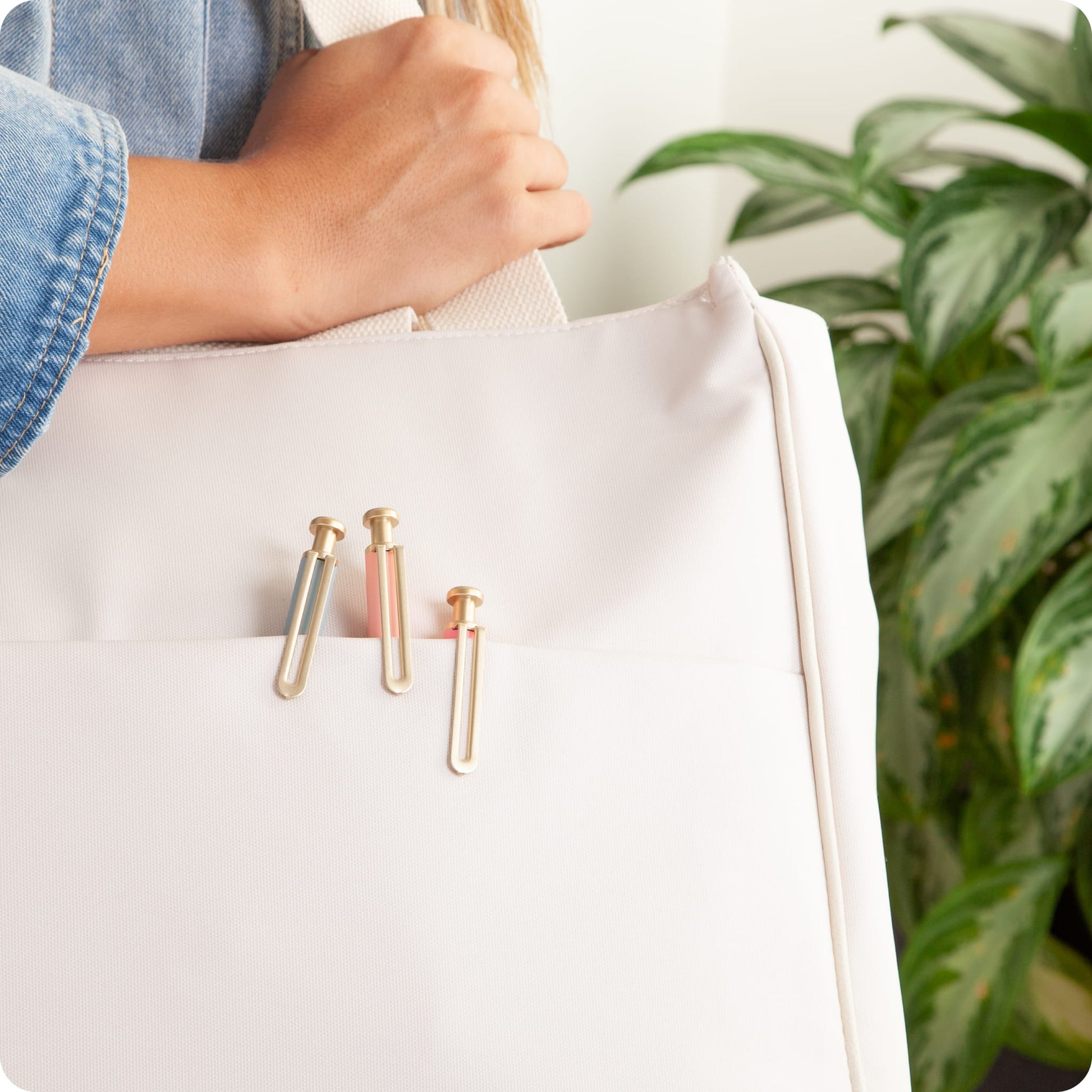 Assorted Colors Color, 5.51 Inch X 0.48 Inch X 0.43 Inch Size, 7125U04-24